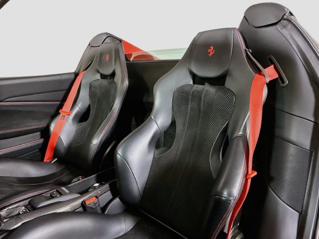 Certified 2022 Ferrari F8 Tributo RWD image 18
