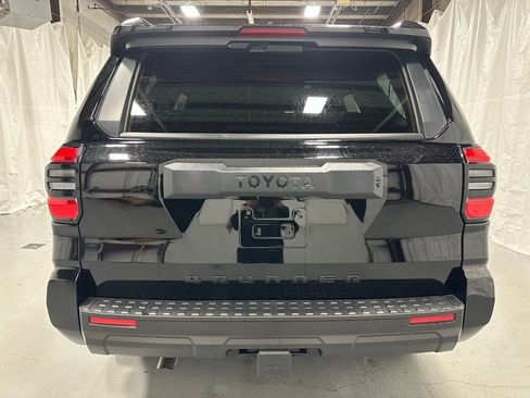 Used 2025 Toyota 4Runner SR5 image 6