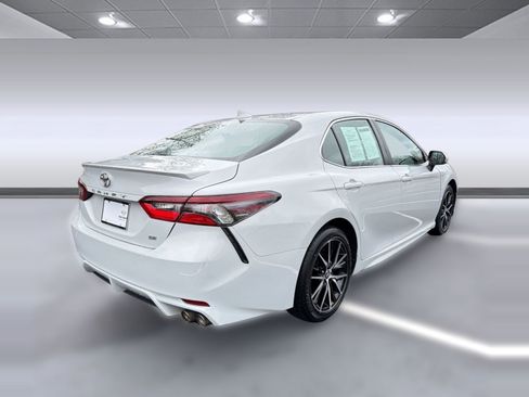Used 2024 Toyota Camry SE FWD image 9