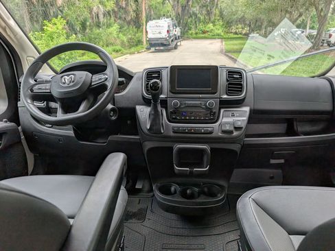 Used 2024 RAM ProMaster 2500 w/ Quick Order Package 22G SLT FWD image 2