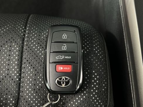 Used 2024 Toyota Tundra Limited image 37