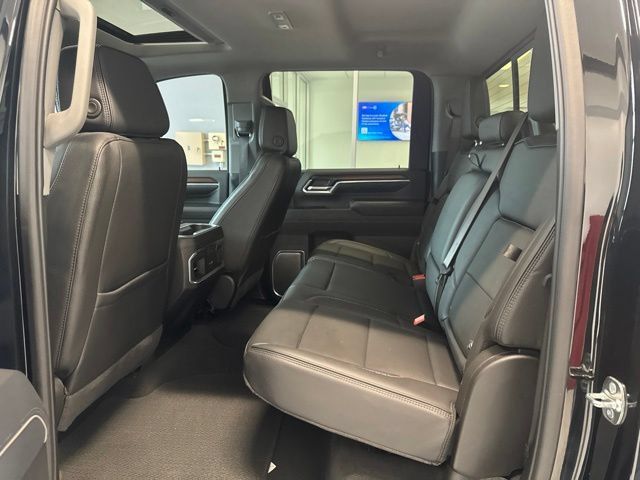Used 2025 GMC Sierra 3500 Denali AWD/4WD image 23