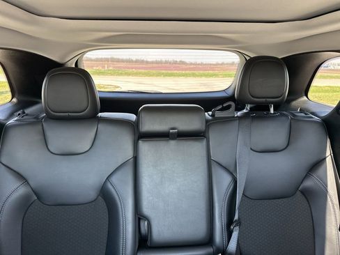 Used 2021 Jeep Cherokee Latitude Plus w/ Sun & Sound Group image 12