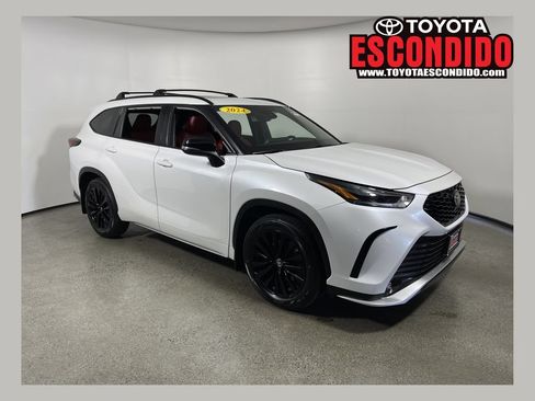 Certified 2024 Toyota Highlander XSE FWD image 1