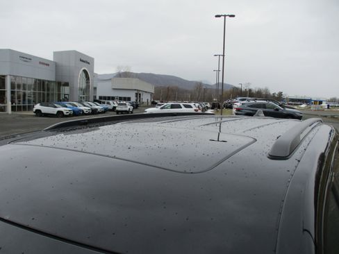 Certified 2023 Jeep Grand Cherokee L Laredo image 11