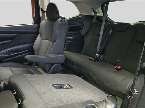 Used 2025 Subaru Ascent Premium image 16