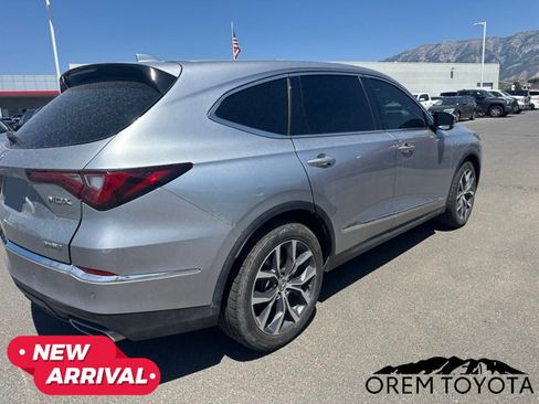 Used 2022 Acura MDX SH-AWD w/ Technology Package image 4