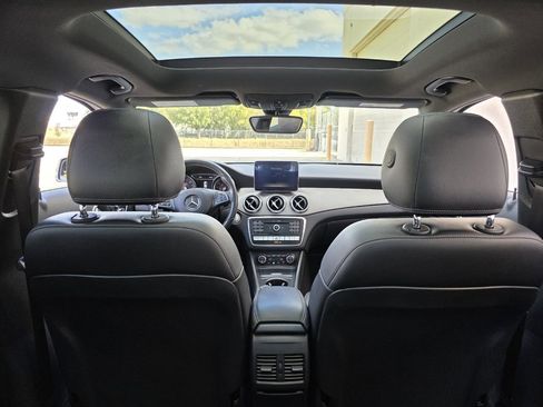 Used 2018 Mercedes-Benz GLA 250 4MATIC image 30