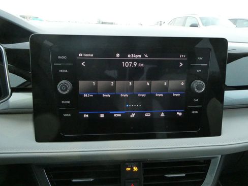 New 2026 Volkswagen Taos SEL AWD/4WD image 32