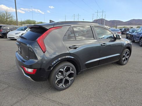 New 2025 Kia Niro EX Touring image 3