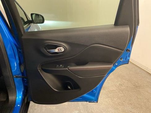 Used 2022 Jeep Cherokee Trailhawk image 27