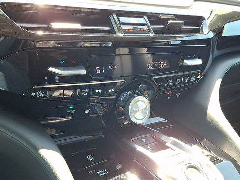 Certified 2024 Acura MDX SH-AWD w/ Technology Package image 16