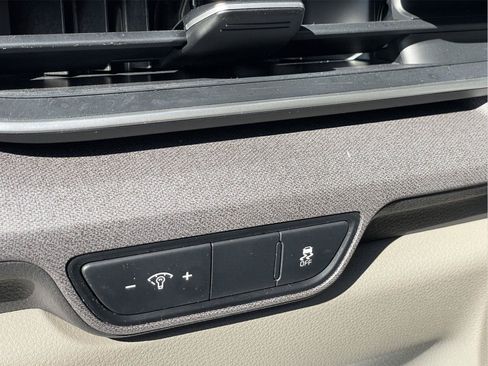 Used 2026 Kia Carnival EX FWD image 23