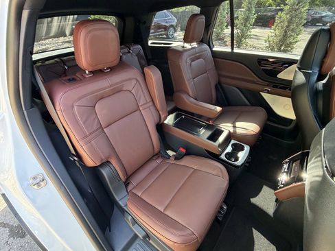 New 2026 Lincoln Aviator Reserve AWD/4WD image 13