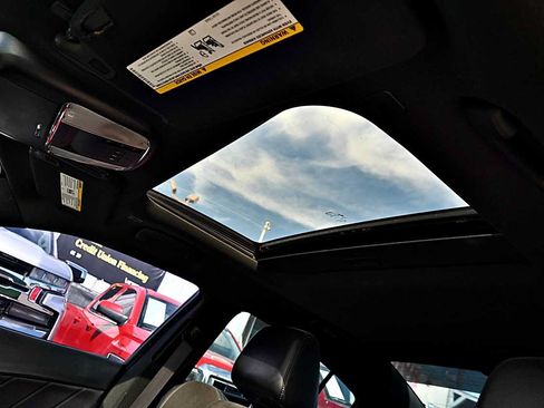 Used 2017 Dodge Charger R/T Scat Pack w/ Technology Group RWD image 9