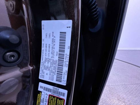 Used 2025 Toyota Tundra Limited AWD/4WD image 35