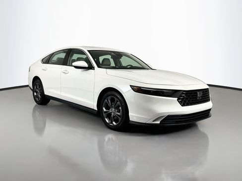 Certified 2024 Honda Accord EX image 3