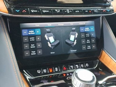 Used 2022 Jeep Grand Wagoneer Series III w/ Flexible Seating Group AWD/4WD image 15