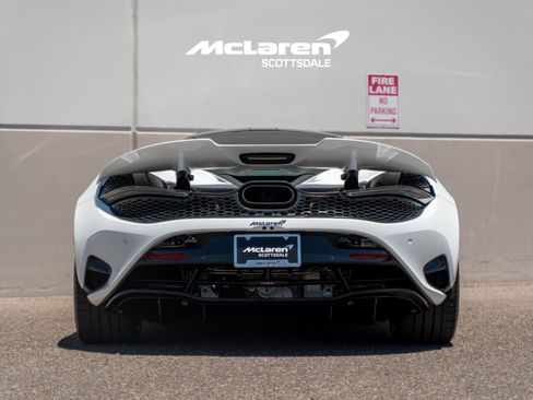 Used 2024 McLaren 750S RWD image 6