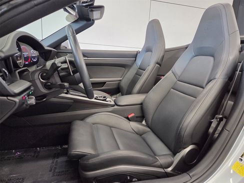 Used 2022 Porsche 911 Carrera 4S image 5