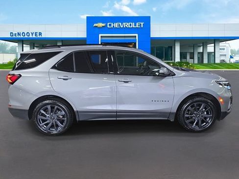 Used 2023 Chevrolet Equinox RS AWD/4WD image 6