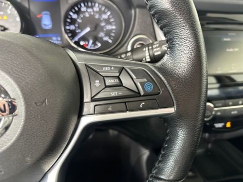 Used 2022 Nissan Rogue Sport SV w/ Technology Package image 16