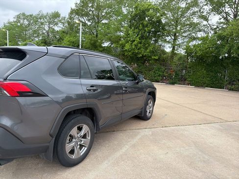 Used 2024 Toyota RAV4 XLE AWD/4WD image 5