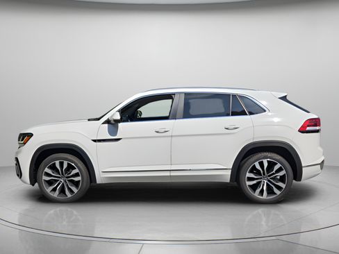 Certified 2021 Volkswagen Atlas Cross Sport SEL R-Line FWD image 2