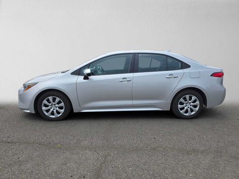 Used 2024 Toyota Corolla LE FWD image 7