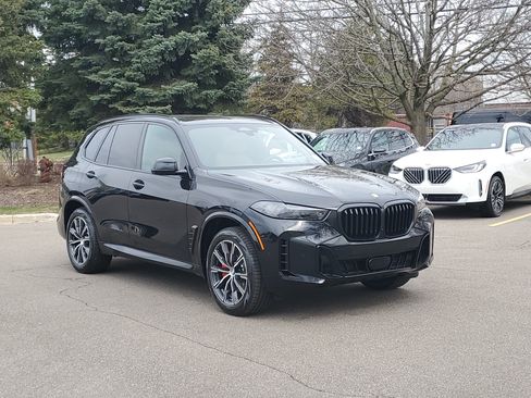 New 2026 BMW X5 xDrive40i w/ M Sport Package AWD/4WD image 4