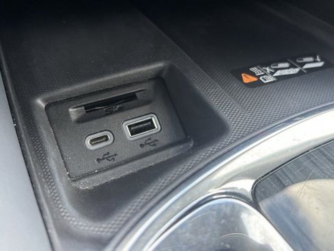 Used 2023 Buick Enclave Essence w/ Experience Buick Package image 33