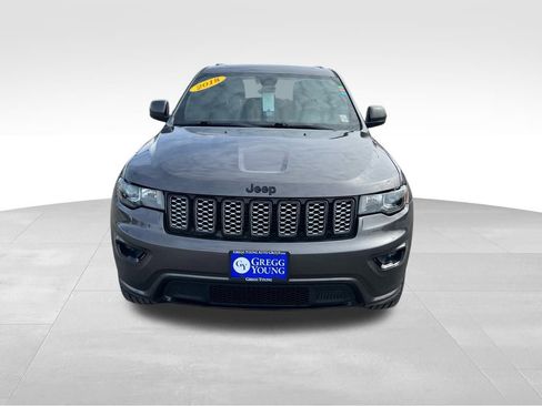 Used 2018 Jeep Grand Cherokee Altitude image 9