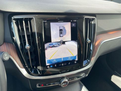 Certified 2025 Volvo V60 B5 Cross Country Plus image 24