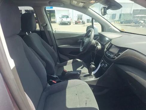 Used 2020 Chevrolet Trax LS w/ Tint and Cruise Package FWD image 11