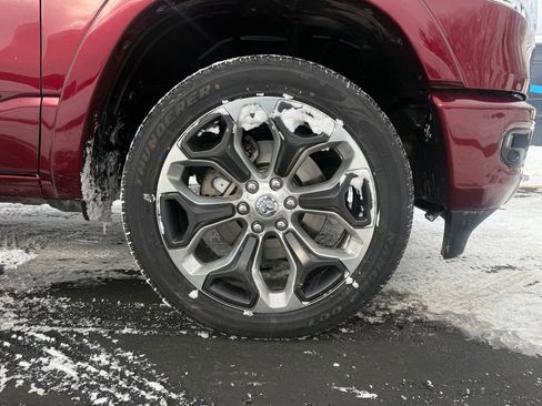 Used 2022 RAM 1500 Limited w/ Body-Colour Bumper Group image 10
