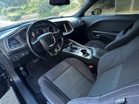 Used 2019 Dodge Challenger SXT image 18