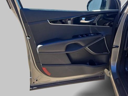 Used 2019 Kia Sorento SX Limited image 32