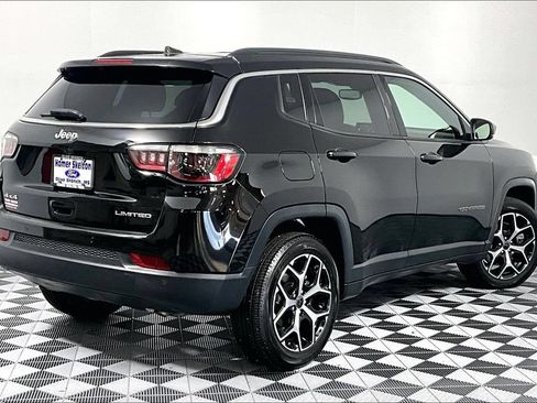 Used 2025 Jeep Compass Limited AWD/4WD image 12