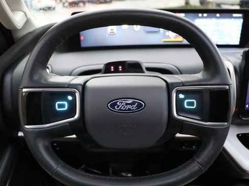 Used 2025 Ford Expedition Active RWD image 25