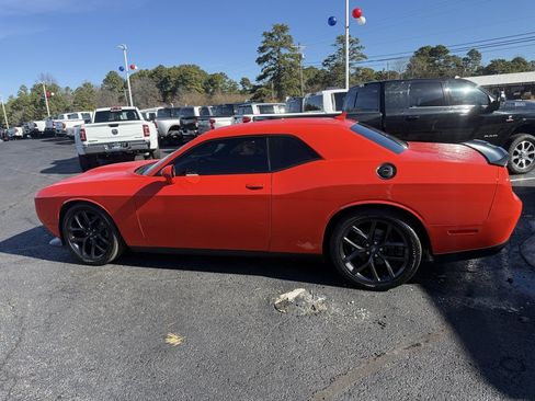 Used 2022 Dodge Challenger GT w/ Blacktop Package image 6