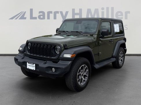 Used 2024 Jeep Wrangler Sport AWD/4WD image 1