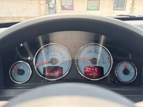 Used 2012 Jeep Liberty Arctic AWD/4WD image 16