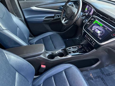 Used 2022 Chevrolet Bolt EUV LT w/ Convenience Package image 17