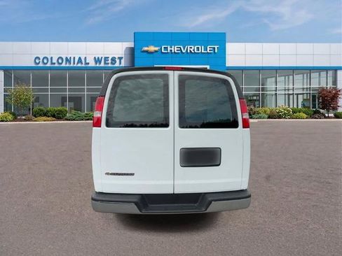 Used 2025 Chevrolet Express 2500 w/ Driver Convenience Package RWD image 4