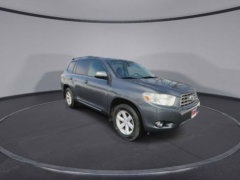 Used 2010 Toyota Highlander SE image 2