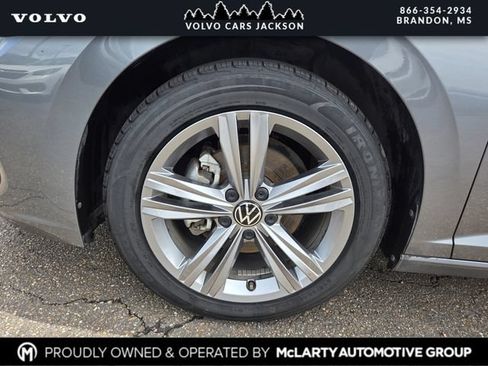 Used 2024 Volkswagen Jetta SE FWD image 23