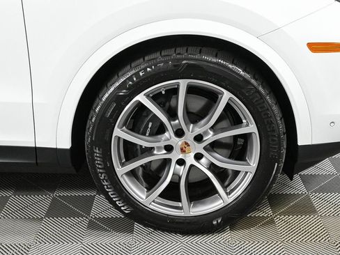 Certified 2026 Porsche Cayenne Coupe AWD/4WD image 40