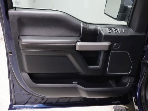 Used 2019 Ford F150 Platinum w/ Equipment Group 701A Luxury AWD/4WD image 15
