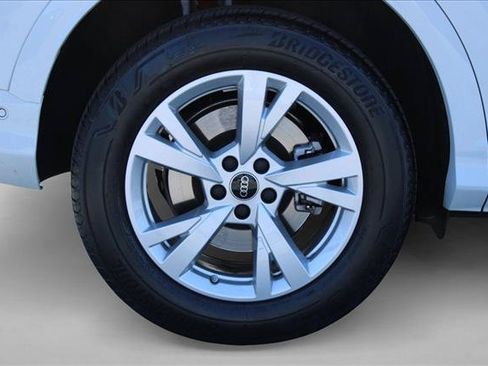 Certified 2025 Audi Q5 Premium w/ Convenience Package AWD/4WD image 11
