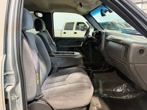 Used 2005 GMC Sierra 1500 SLE w/ Off-Road Package AWD/4WD image 17